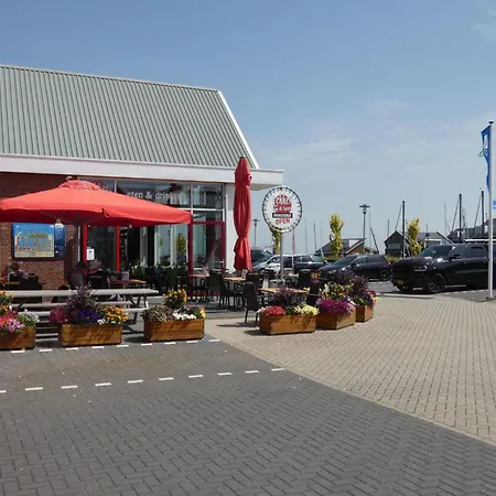 Tidy With Dishwasher Close To Amsterdam Uitgeest