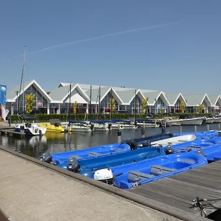 Apartment Tidy With Dishwasher Close To Amsterdam