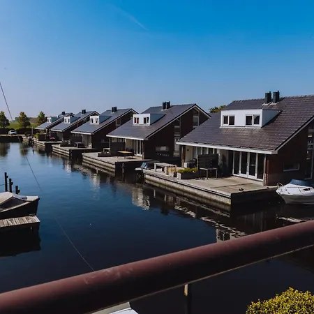 Tidy With Dishwasher Close To Amsterdam * Uitgeest