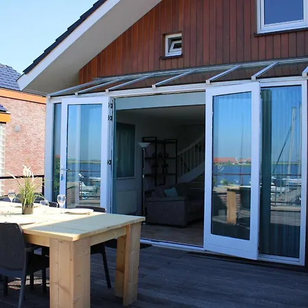 Tidy With Dishwasher Close To Amsterdam Uitgeest
